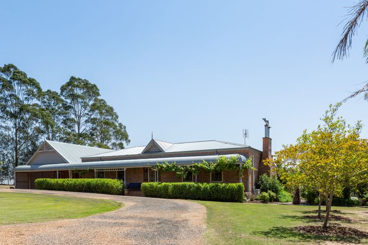 Luxe Cottage Estate in the Countryside