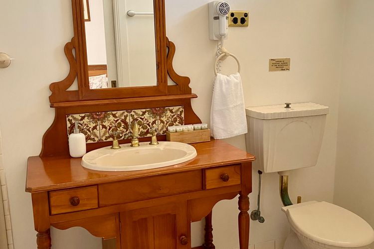 Bluebush Estate – The Chalet