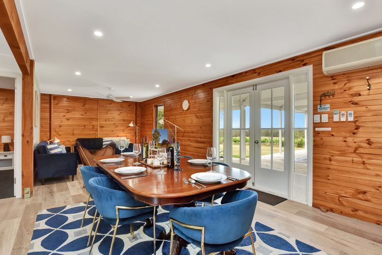 Bracken Ridge Vineyard – The Stables – Villa 1