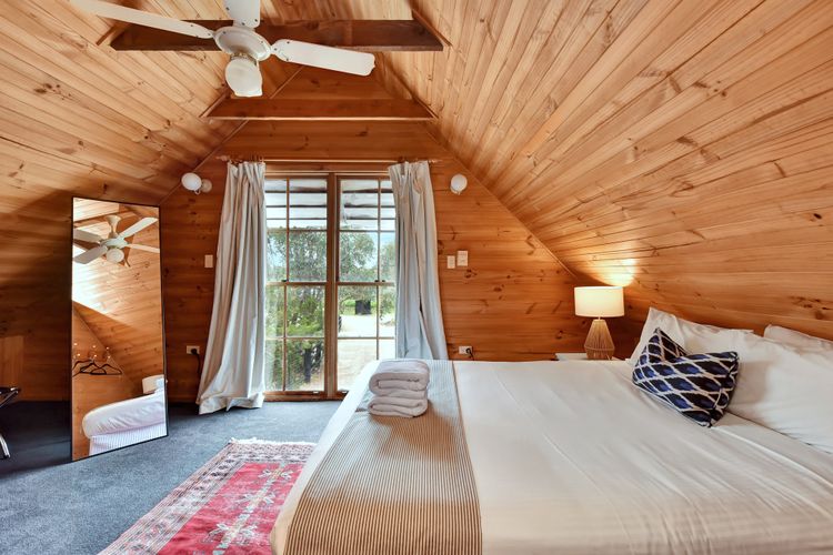 Bracken Ridge Vineyard – The Stables – Villa 1