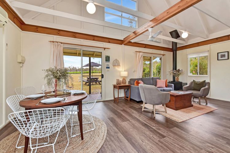 Bracken Ridge Vineyard – The Kingston – Villa 3