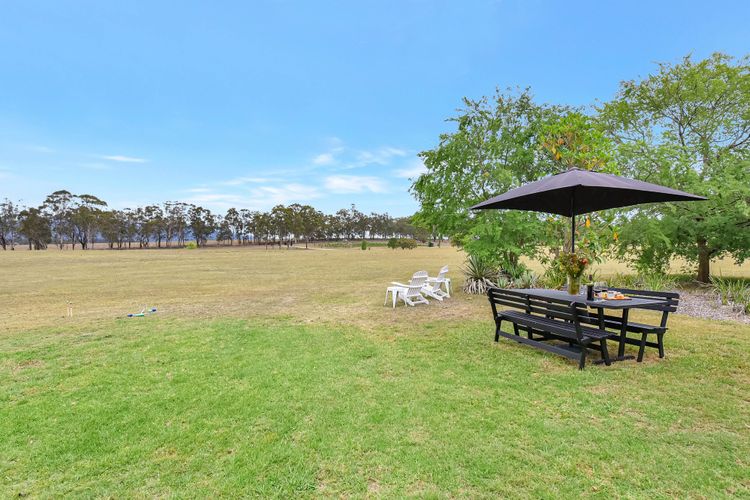 Bracken Ridge Vineyard – The Entire Estate