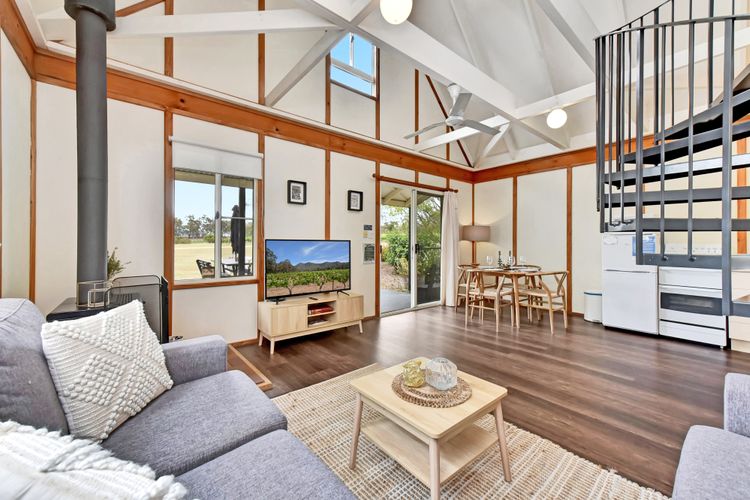 Bracken Ridge Vineyard – The Entire Estate