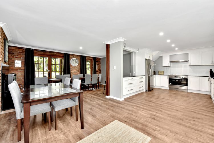 Kitchener Country Estate with Pool Hot Tub on private acres that sleeps up to 18