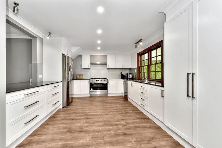 Kitchener Country Estate with Pool Hot Tub on private acres that sleeps up to 18