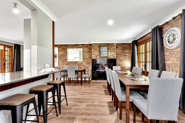 Kitchener Country Estate with Pool Hot Tub on private acres that sleeps up to 18