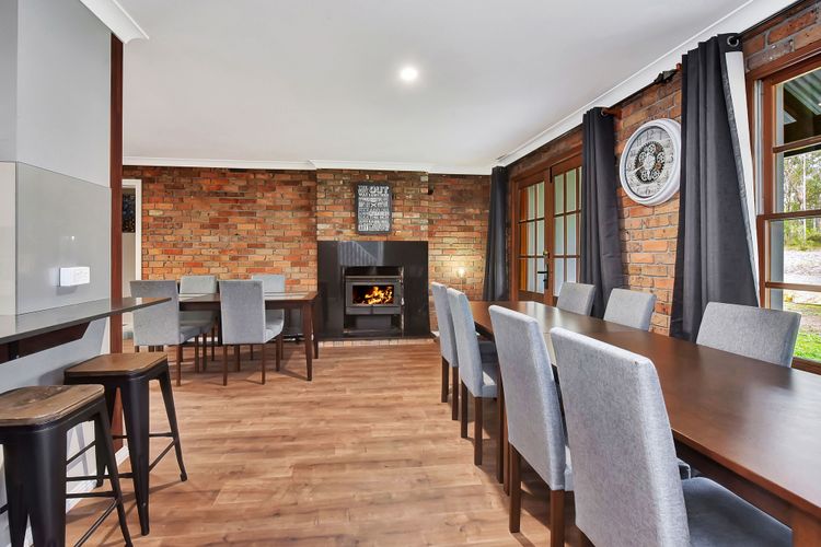 Kitchener Country Estate with Pool Hot Tub on private acres that sleeps up to 18