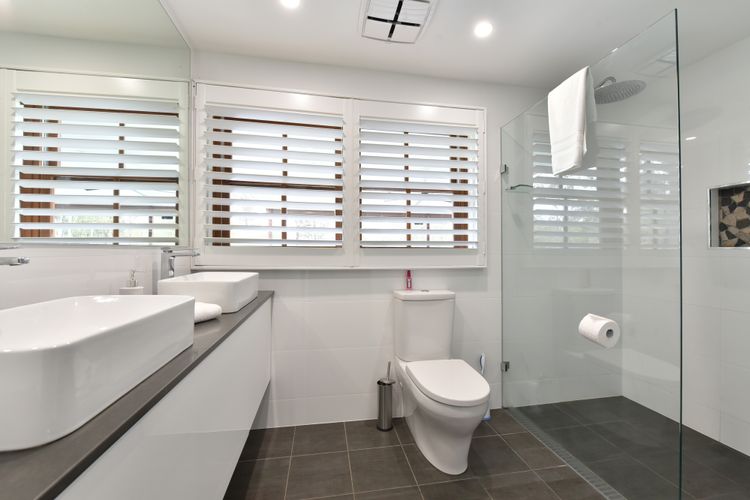 Kitchener Country Estate with Pool Hot Tub on private acres that sleeps up to 18