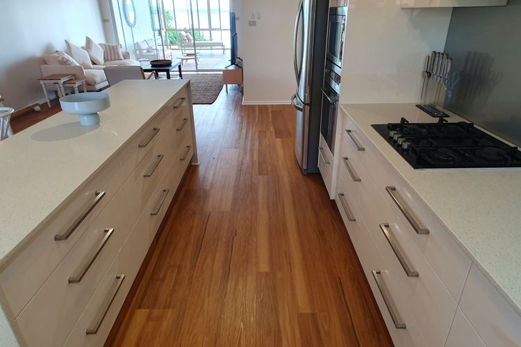 Kabine Waterfront Lakehouse in Sunshine