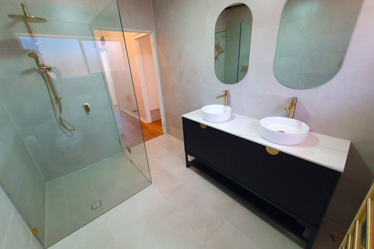 Kabine Waterfront Lakehouse in Sunshine