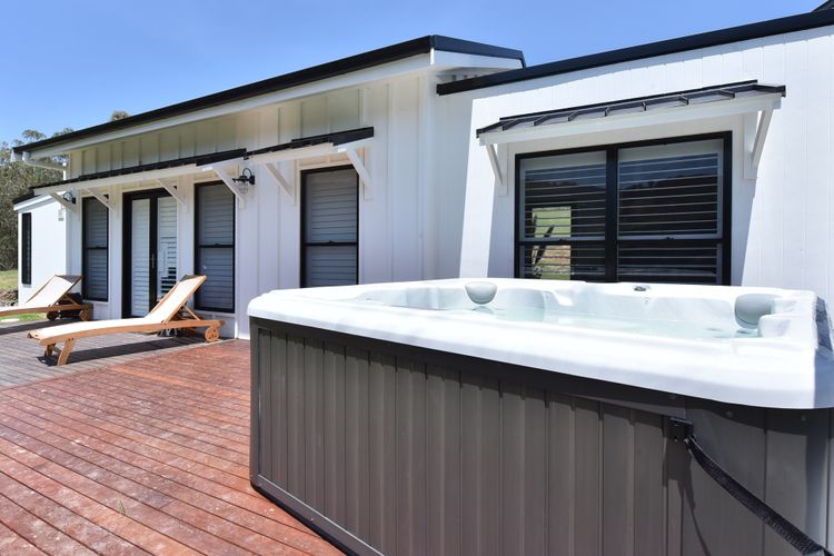 The Glass Ceiling – 360° Mount View Hideaway