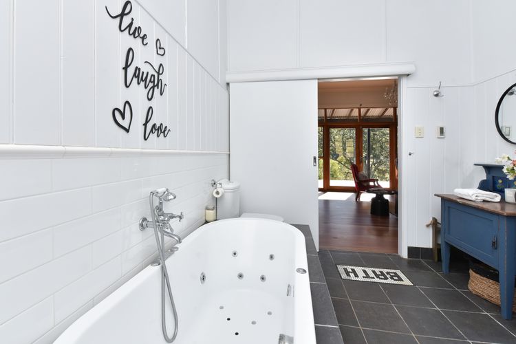 OMG! Amazing decorative bathroom