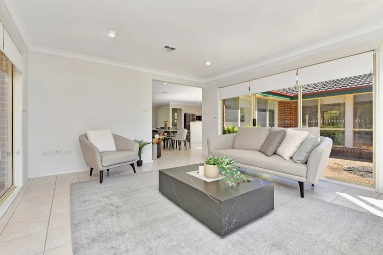 Home Among the Gum Trees – Lovedale. Central to wineries and wedding venues