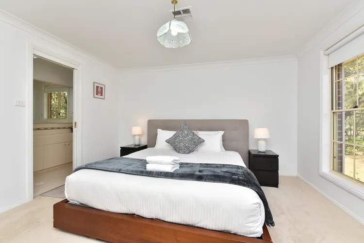 Home Among the Gum Trees – Lovedale. Central to wineries and wedding venues