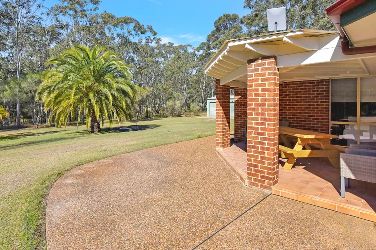 Home Among the Gum Trees – Lovedale. Central to wineries and wedding venues