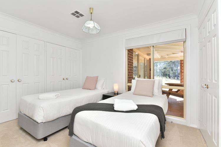 Home Among the Gum Trees – Lovedale. Central to wineries and wedding venues