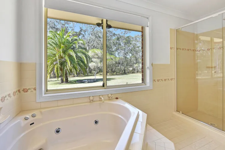 Home Among the Gum Trees – Lovedale. Central to wineries and wedding venues