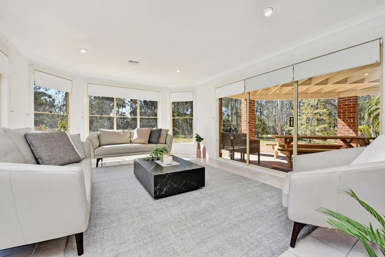 Home Among the Gum Trees – Lovedale. Central to wineries and wedding venues