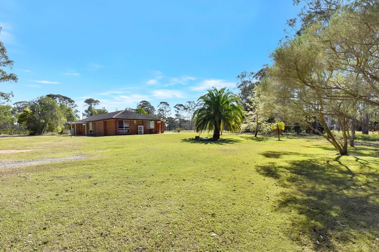 Home Among the Gum Trees – Lovedale. Central to wineries and wedding venues