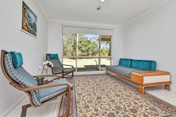 Home Among the Gum Trees – Lovedale. Central to wineries and wedding venues