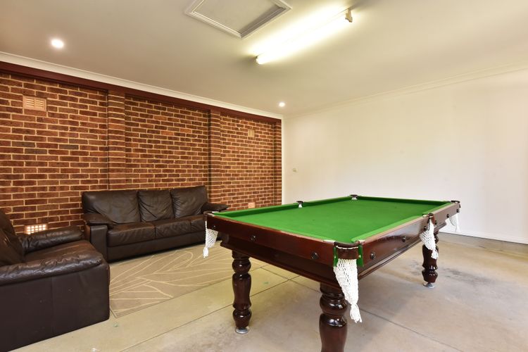 Home Among the Gum Trees – Lovedale. Central to wineries and wedding venues