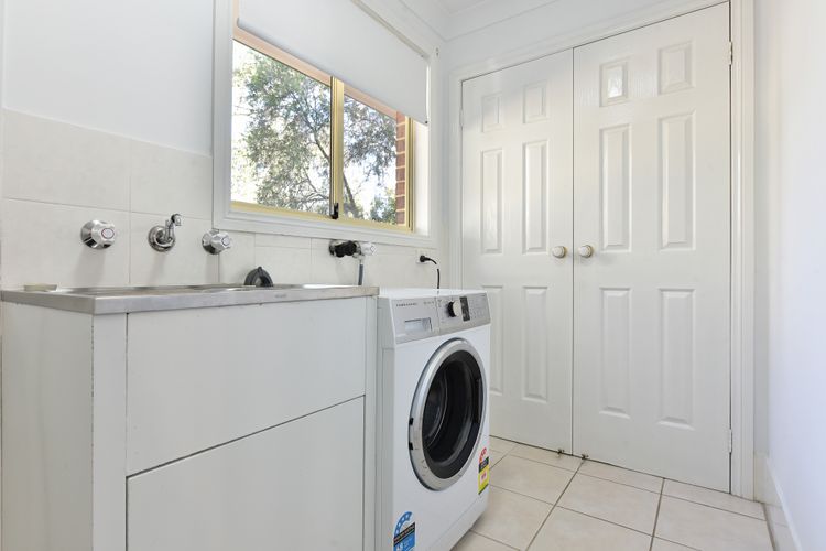 Home Among the Gum Trees – Lovedale. Central to wineries and wedding venues