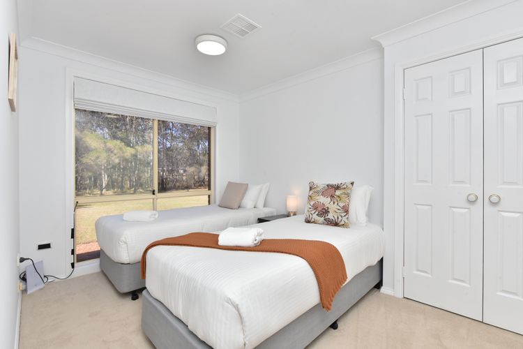 Home Among the Gum Trees – Lovedale. Central to wineries and wedding venues