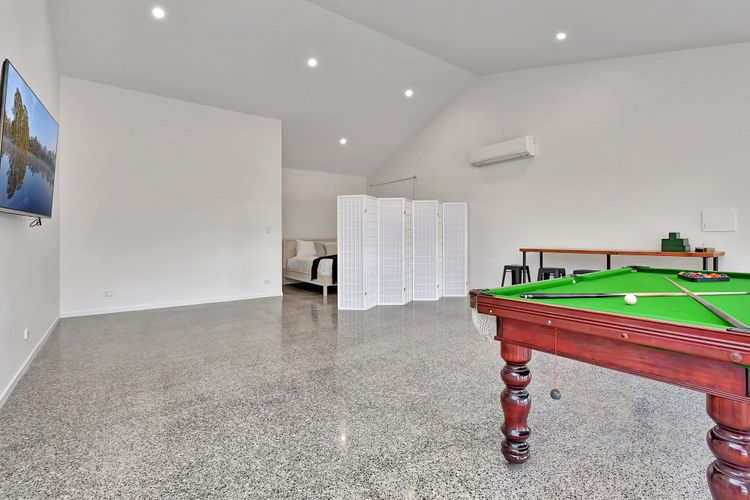 The Reserve Homestead walk to vineyards and restaurants and Concerts