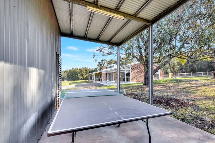 The Reserve Homestead walk to vineyards and restaurants and Concerts