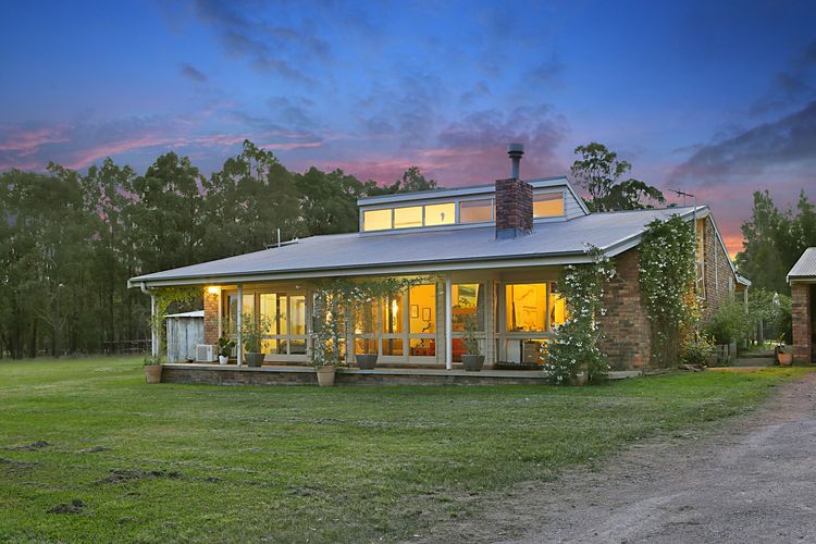 The Reserve Homestead walk to vineyards and restaurants and Concerts