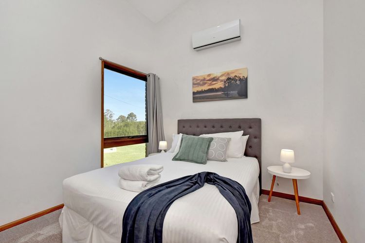 The Reserve Homestead walk to vineyards and restaurants and Concerts