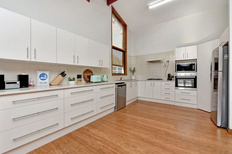 The Reserve Homestead walk to vineyards and restaurants and Concerts