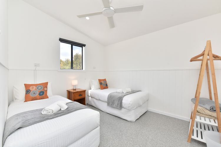 Kulang Retreat in charming Broke with Large Swim Spa and games room suits up to 14 guests