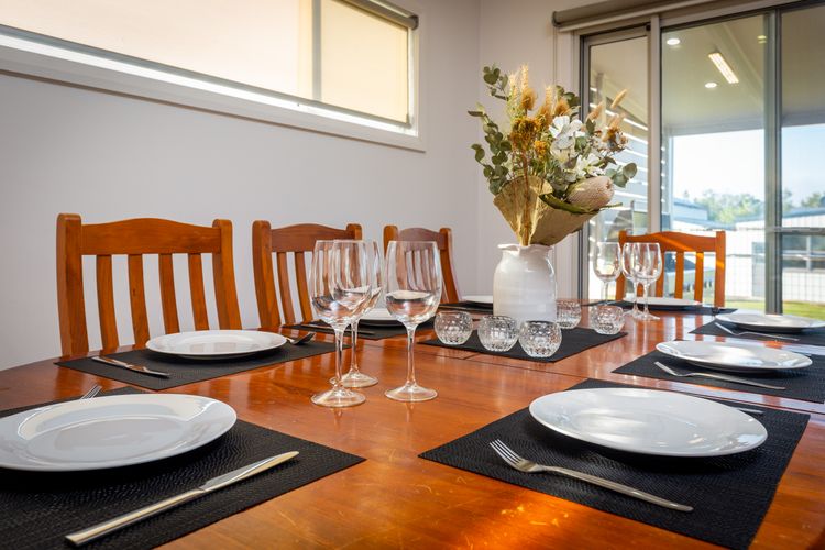 Kulang Retreat in charming Broke with Large Swim Spa and games room suits up to 14 guests