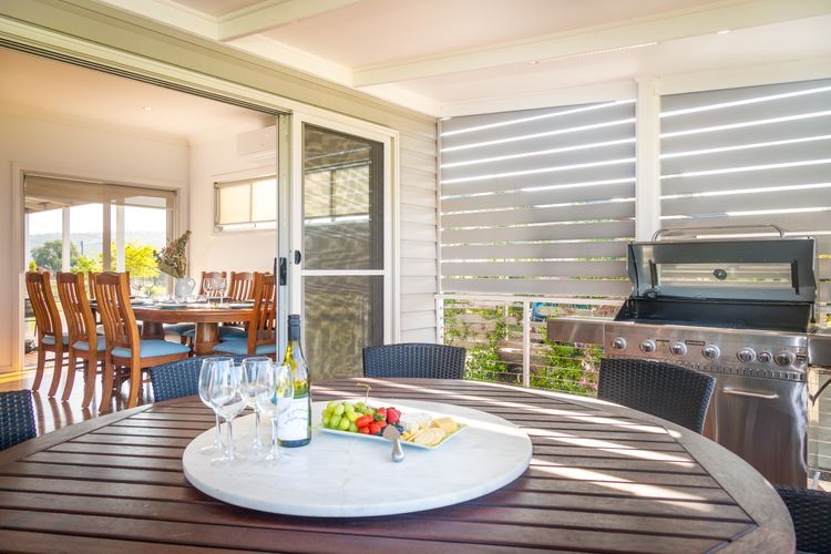 Kulang Retreat in charming Broke with Large Swim Spa and games room suits up to 14 guests