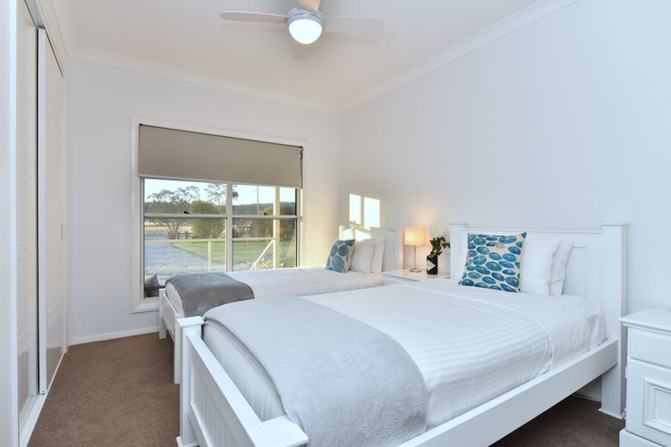 Kulang Retreat in charming Broke with Large Swim Spa and games room suits up to 14 guests