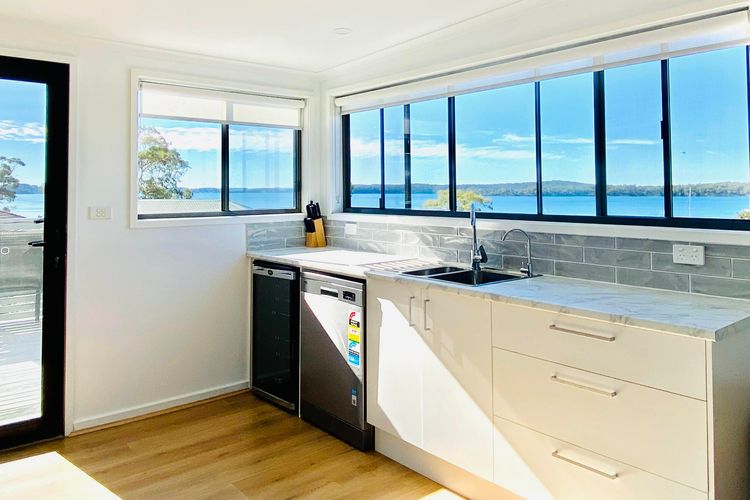 Seabreeze Bungalow – Lakeview Sunset Delight at Sunshine on Lake Macquarie