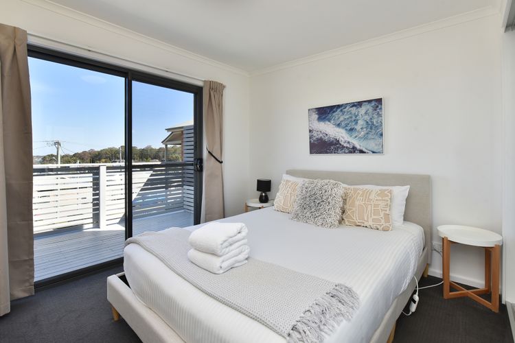 Seabreeze Bungalow – Lakeview Sunset Delight at Sunshine on Lake Macquarie