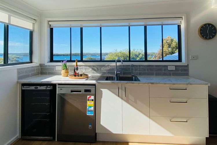Seabreeze Bungalow – Lakeview Sunset Delight at Sunshine on Lake Macquarie