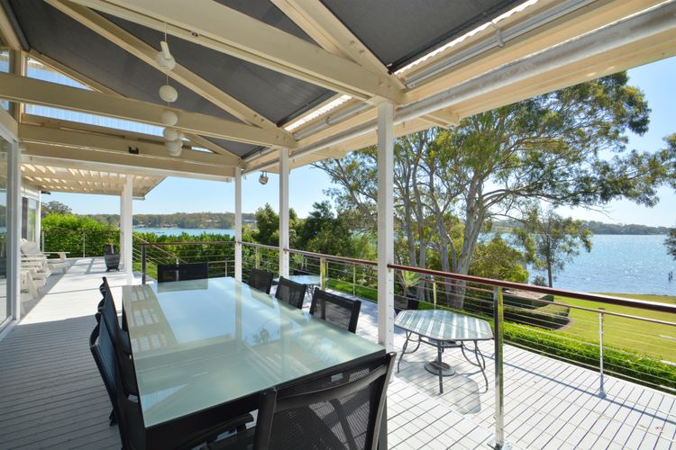 Lake Macquaries’ Edgewater Lakehouse at Morisset Memories