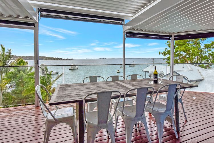 Shimmer Shores Absolute Waterfront Retreat at Fishing Point, Lake Macquarie