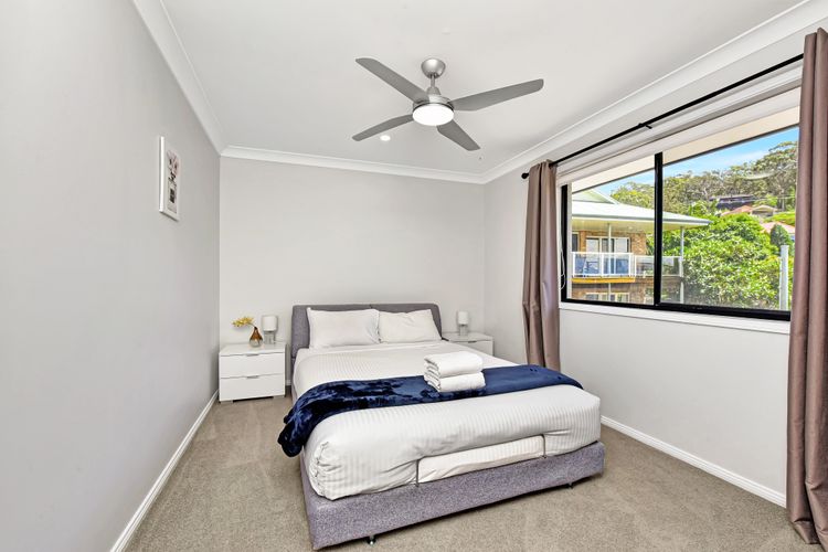 Shimmer Shores Absolute Waterfront Retreat at Fishing Point, Lake Macquarie