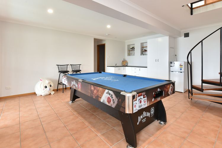 Shimmer Shores Absolute Waterfront Retreat at Fishing Point, Lake Macquarie