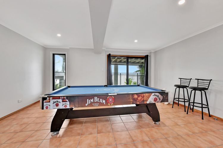 Shimmer Shores Absolute Waterfront Retreat at Fishing Point, Lake Macquarie