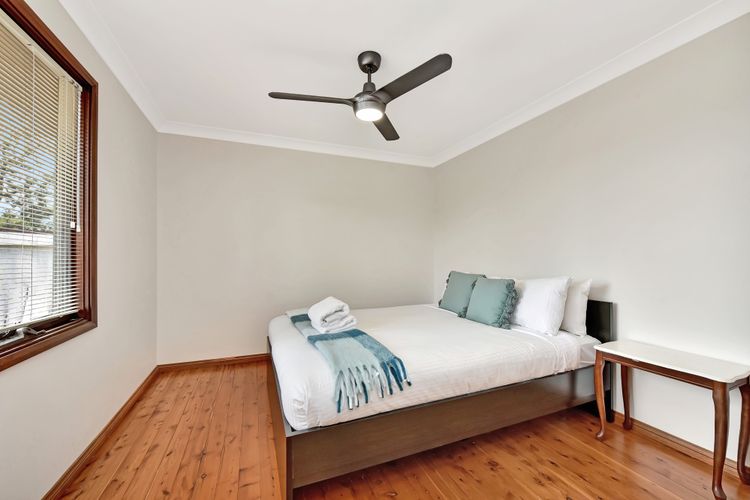 Bedroom with ceiling fan