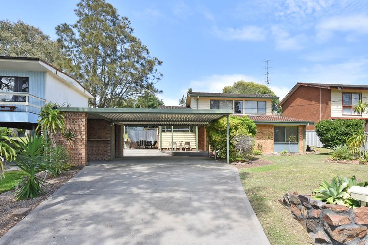 Breezy Bayside Haven at Brightwaters