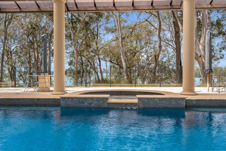 Wilderness Waters – Luxury Retreat on Lake Macquarie