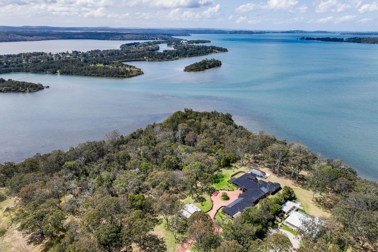 Wilderness Waters – Luxury Retreat on Lake Macquarie