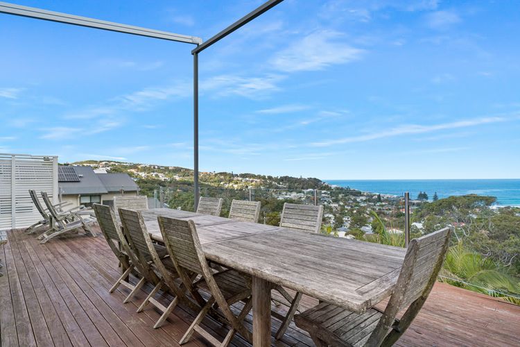 Outdoor Dine Area with Ocean View