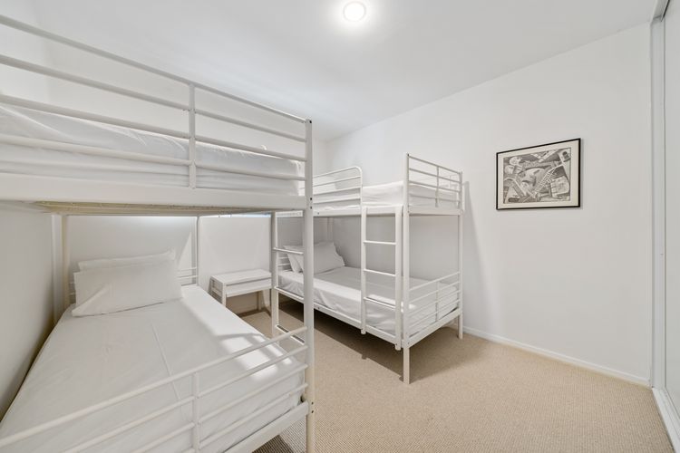 Bedroom 2 with 2 Single bunk beds